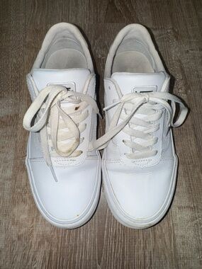 Classic White vans Low-Top Sneakers